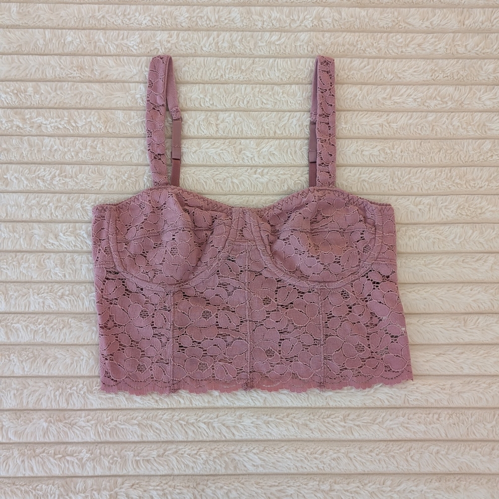 🩷 5/$25 - Garage Lace Crop Top in Dusty Pink